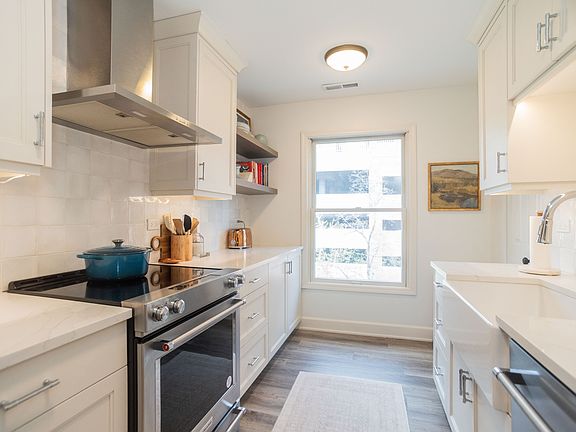 5th image of 1730 Hinman Ave APT 4G
