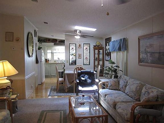 4th image of 1343 Nutwood Dr