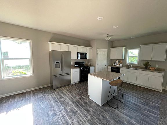 3rd image of 1625 Cornerstone Cir