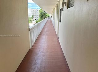 2910 Point East Dr APT M312, Aventura, FL 33160