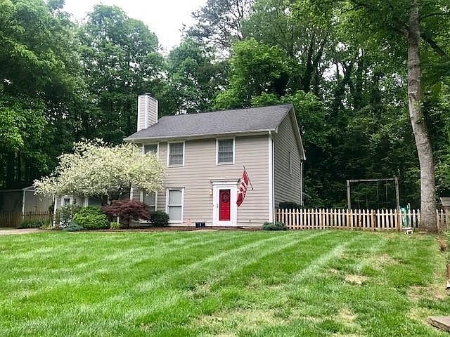 2nd image of 4151 2nd St NE