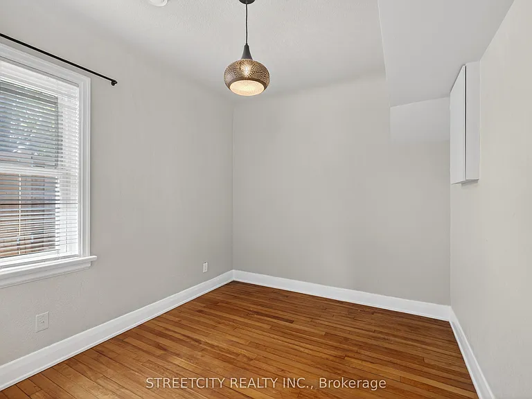 1055 Commissioners Rd E — Photo 18