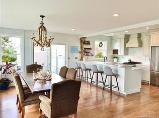2 School St, Stonington, CT 06378