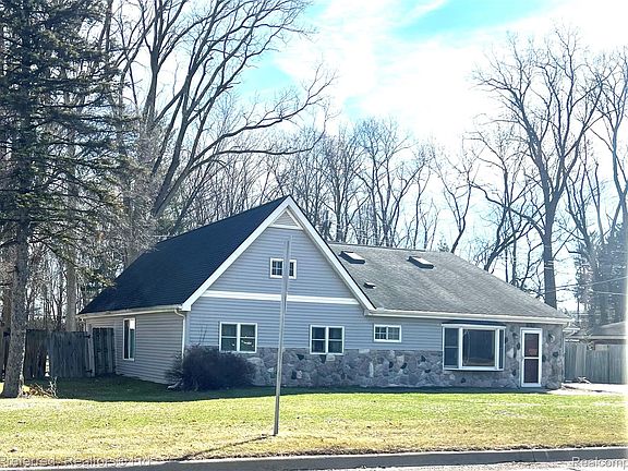 2nd image of 17300 Merriman Rd