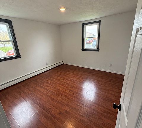 5th image of 104 Carbaugh Dr #104