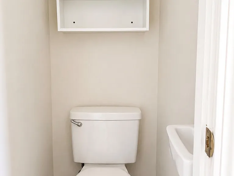 24 Hobart Ln #24 — Photo 16