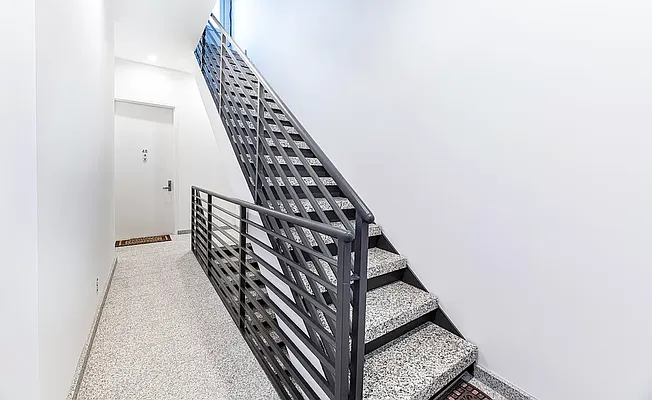 Rented by REAL New York | media 24