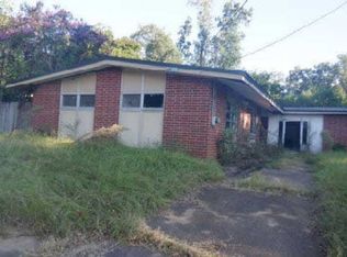 2036 N Riverview Cir, Albany, GA 31705