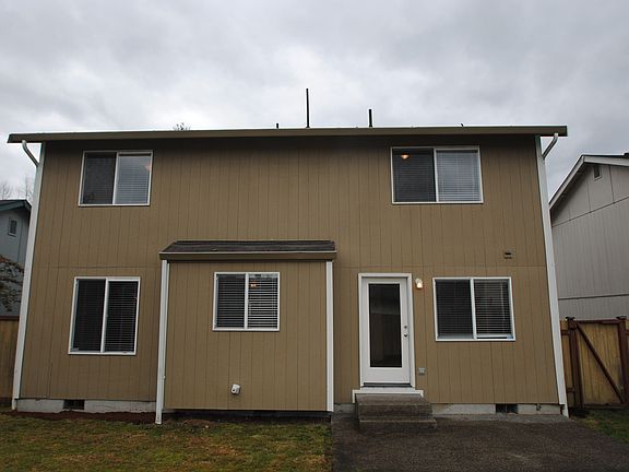 2nd image of 1815 164th St E