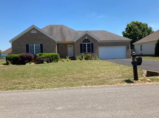 145 Kempton Ct, Bowling Green, KY 42104