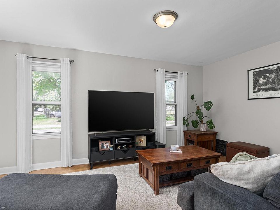 1st image of 3302 S Adams AVENUE