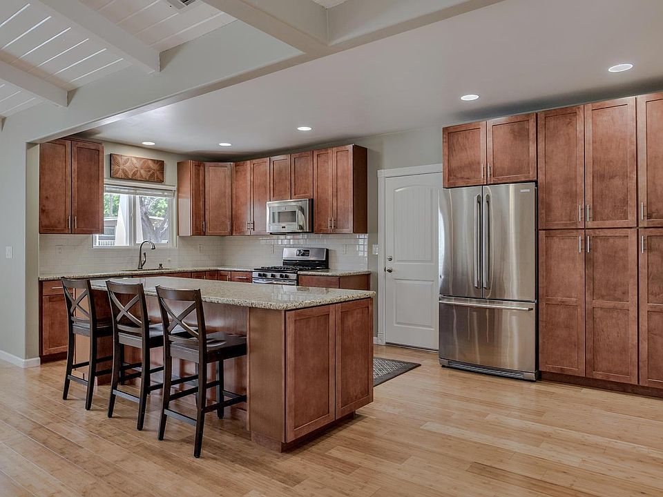 1st image of 441 Camellia Way