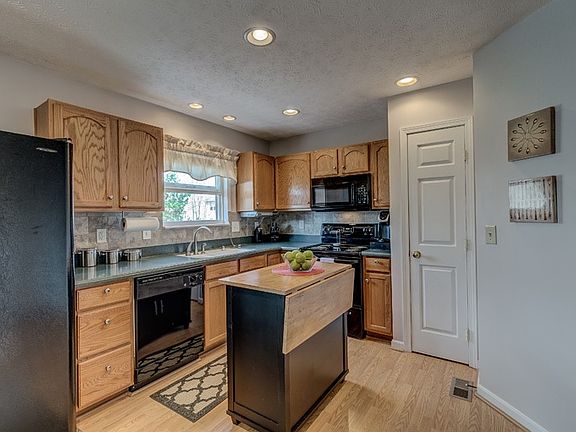 2nd image of 1093 Brayden Ct