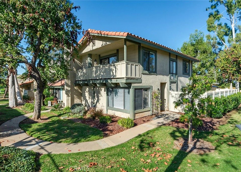 1st image of 1517 Camelot Dr