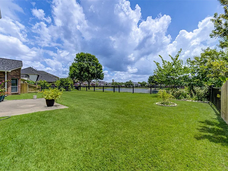 3819 Rivermoss Ln — Photo 42