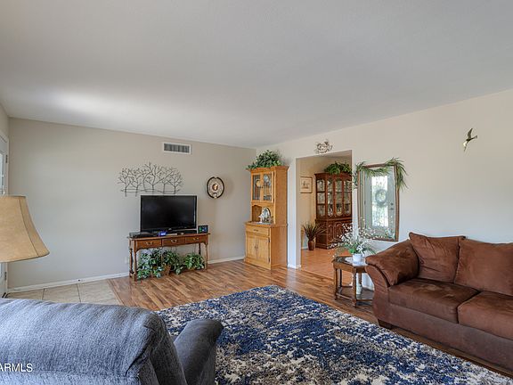 4th image of 4501 E CARMEL Avenue