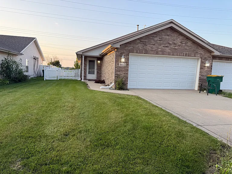 4412 W 91st Pl — Photo 1