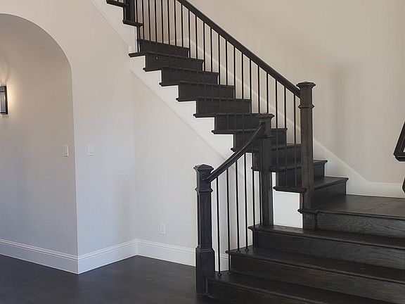 3rd image of 507 Fisher Dr
