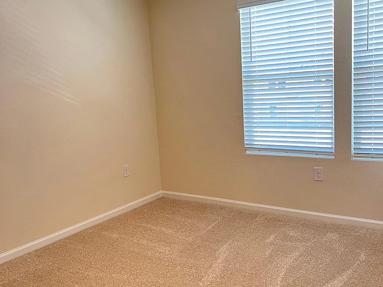 944 Rotary Rd — Photo 16