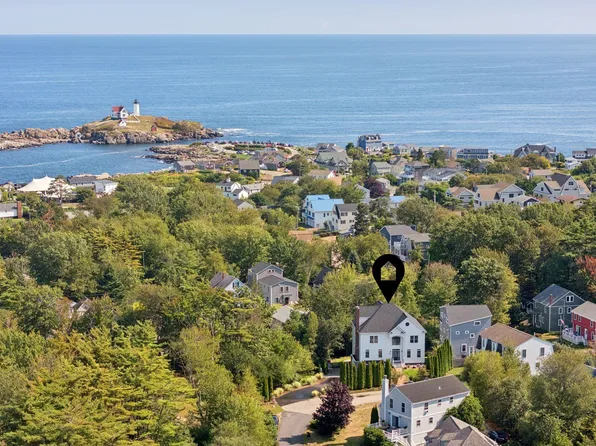 8 Harrison Avenue, York, ME 03909