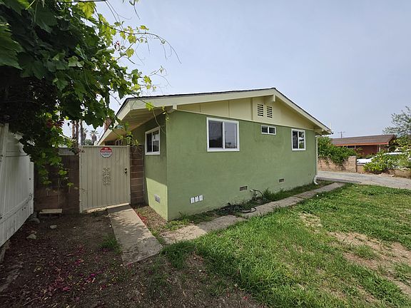 4th image of 1745 Armington Ave