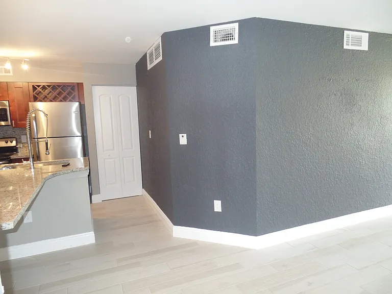 2851 N Oakland Forest Dr #111 — Photo 30