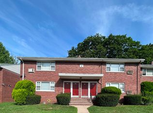 241 W Passaic St, Rochelle Park, NJ 07662