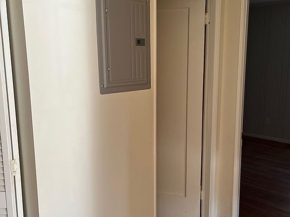 5th image of 945 33rd St #945