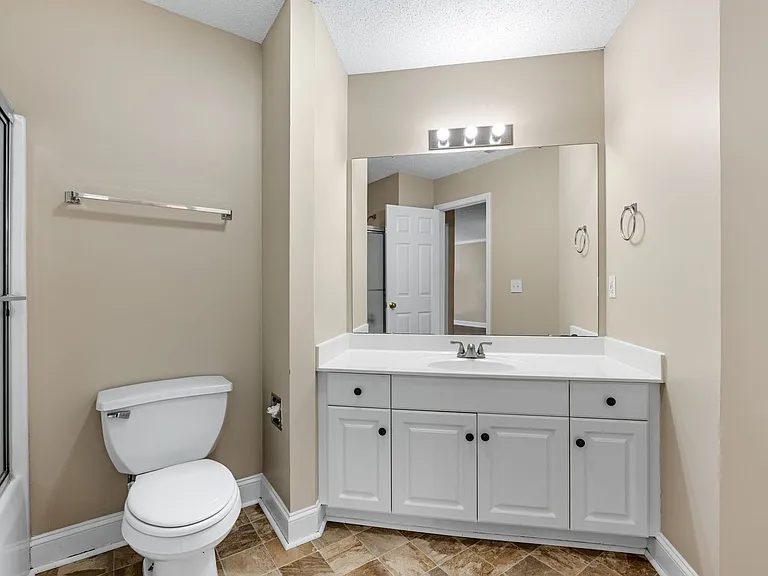 10 Whitfield Way — Photo 18