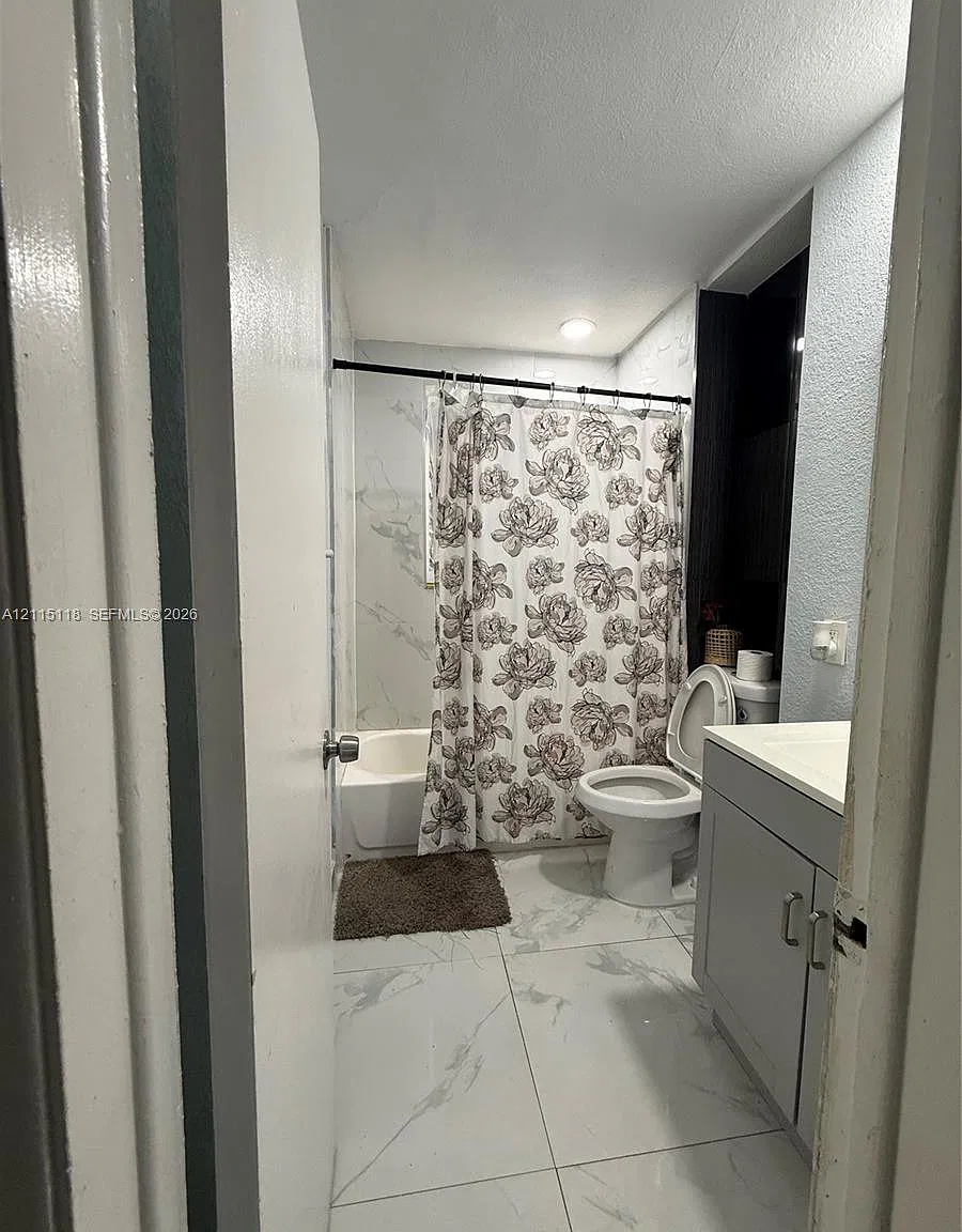 Melrose Manor — Photo 4