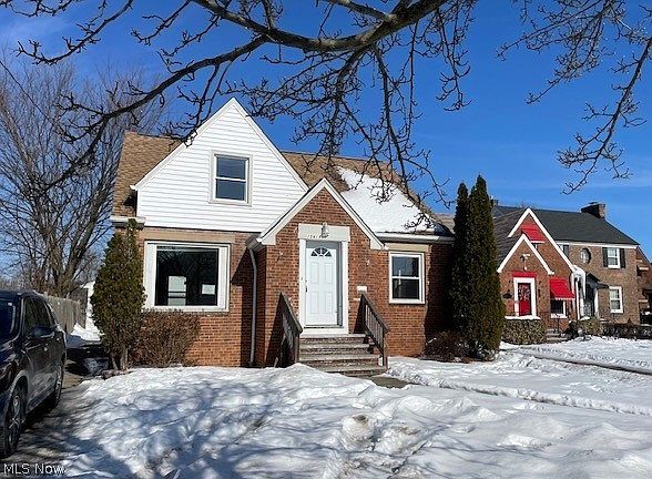 1st image of 15419 Invermere Ave