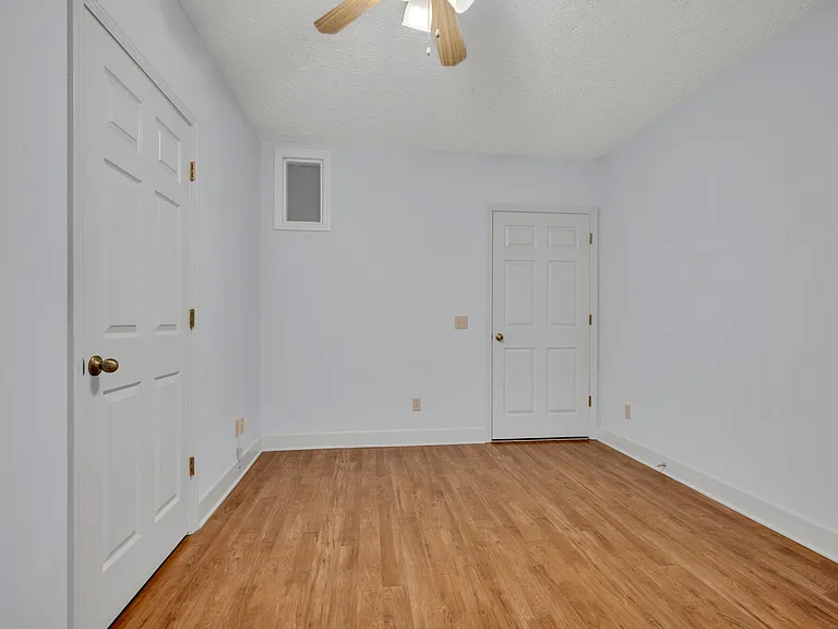7506 Sleepy Hollow Rd — Photo 22