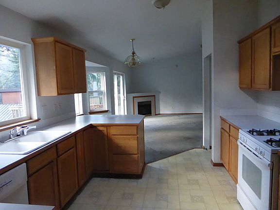 3rd image of 1654 Aspen Dr