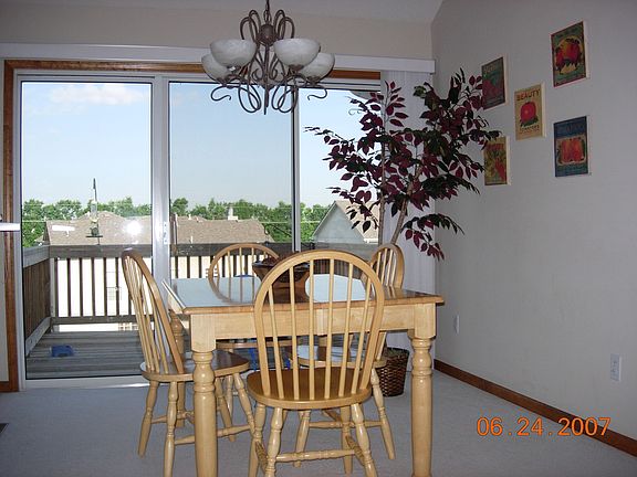 dining room w/ wlk to deck