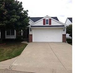 621 Rolling Hills Ln, Lapeer, MI