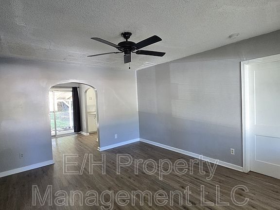 4th image of 915 Harding St
