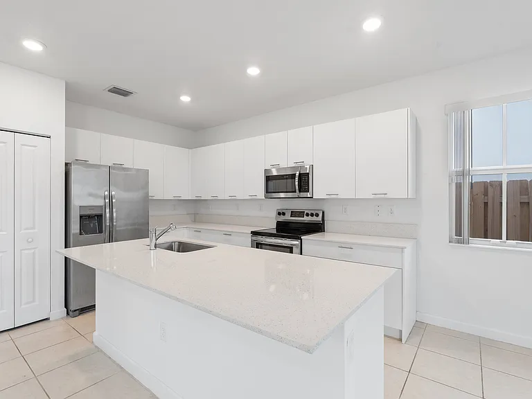 2405 NW 131st Cir — Photo 14