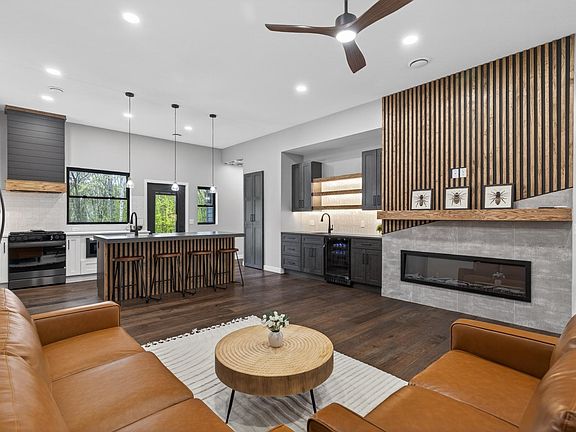3rd image of 10857 Maya Cir