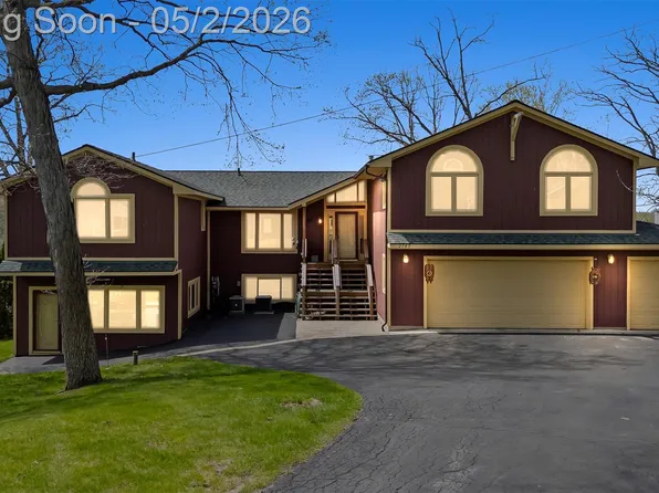 2745 Lari Ct, West Bloomfield, MI 48324