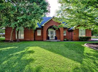 2207 Oak Leaf Cir, Enid, OK 73703