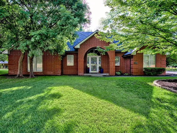 2207 Oak Leaf Cir, Enid, OK 73703