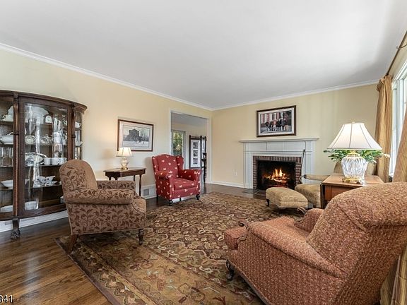 4th image of 622 River Rd