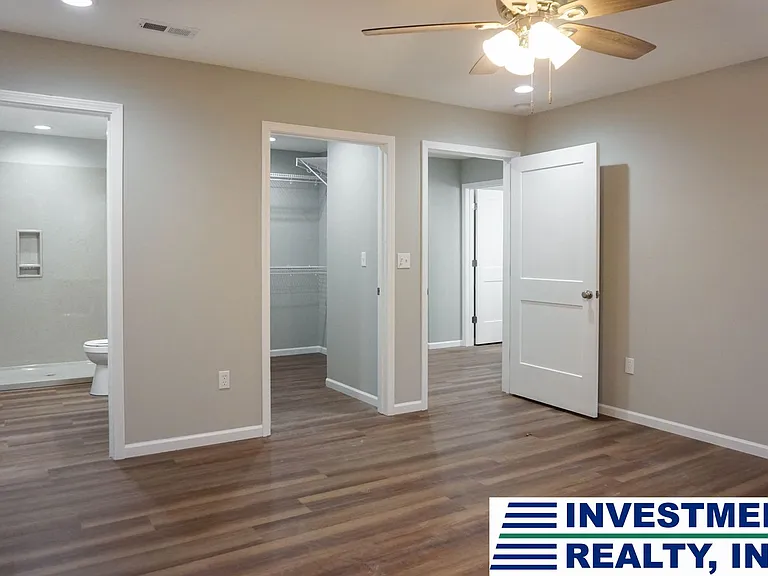 1502 Saint Marias St — Photo 19