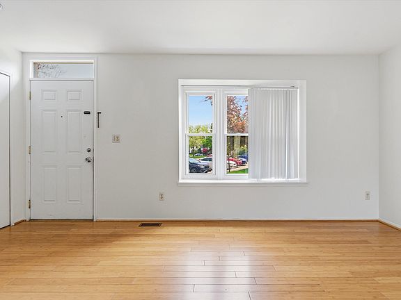 4th image of 3273 Bolgos Cir