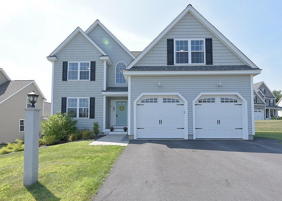 1st image of 8 Poplar Hill Cir