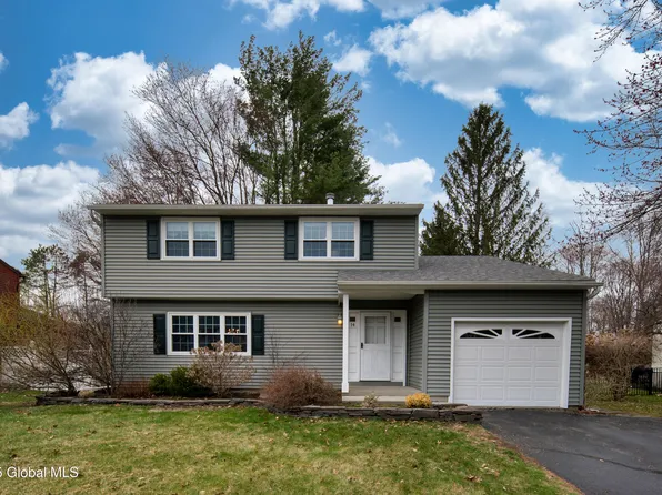 14 Hancock Drive, Glenmont, NY 12077