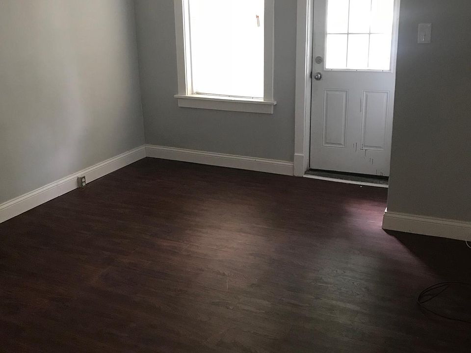 2nd image of 4973 Parker Ave