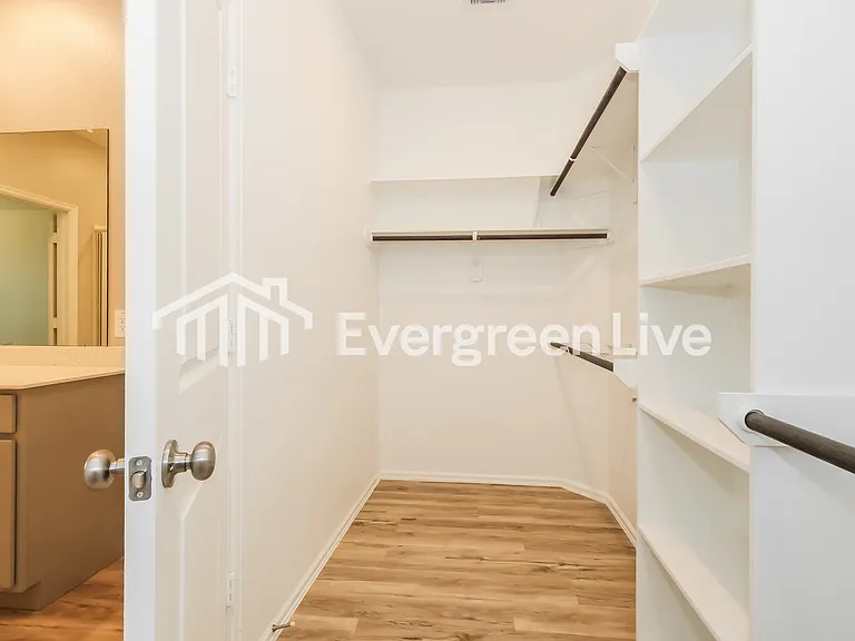114 Southern Red Oak Ln — Photo 12