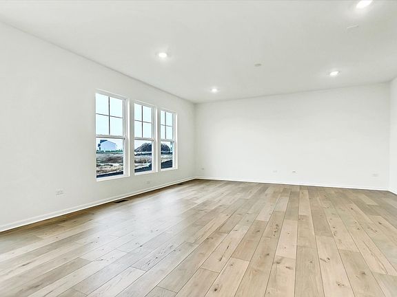 5th image of 10852 Chadsey Rd