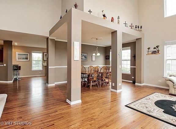 2nd image of 864 Greenwood Dr